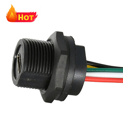 Standard-USB-Kreislauf-Kunststoffanschlüsse Nennstrom 1,5A Stromspannung 30V