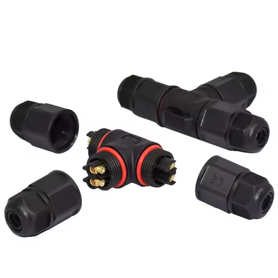Wasserdichtes Stromanschluss mit schwarzer Beschichtung mit Nennspannung 250 V AC und Kontaktwiderstand von 10 MΩ
